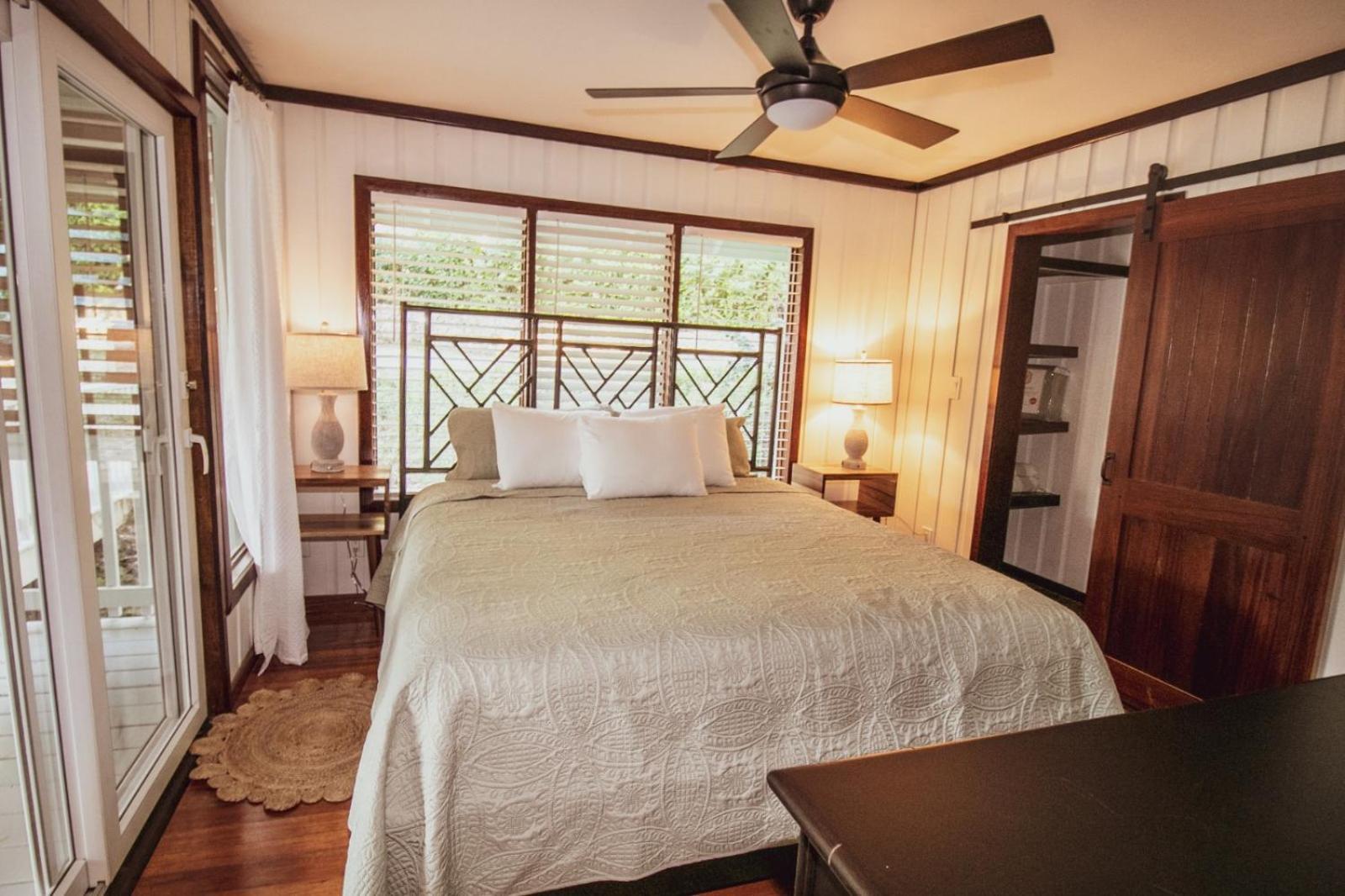 Luna Beach Luxury Boutique Beach Front Resort Jobs Bight エクステリア 写真