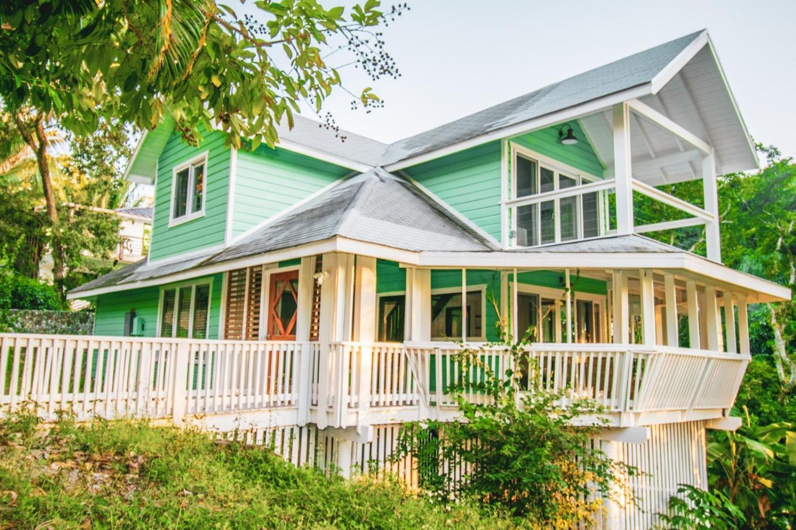 Luna Beach Luxury Boutique Beach Front Resort Jobs Bight エクステリア 写真